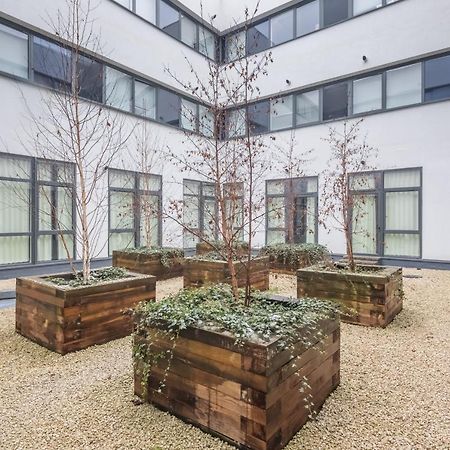 Elegant Apartment Milton Keynes Bagian luar foto