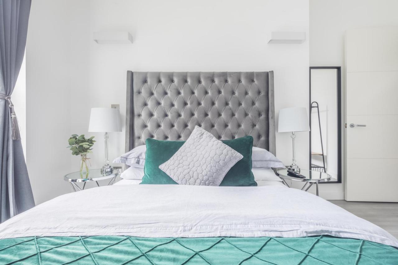 Elegant Apartment Milton Keynes Bagian luar foto