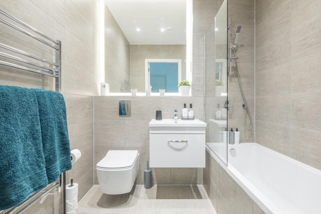 Elegant Apartment Milton Keynes Bagian luar foto